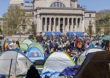 «Βράζουν» τα πανεπιστήμια στις ΗΠΑ – Φοιτητικός ξεσηκωμός και συλλήψεις