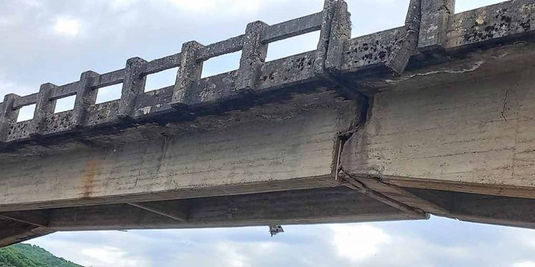Κλειστή και η γέφυρα Παραλλαγής στην Καλαμπάκα