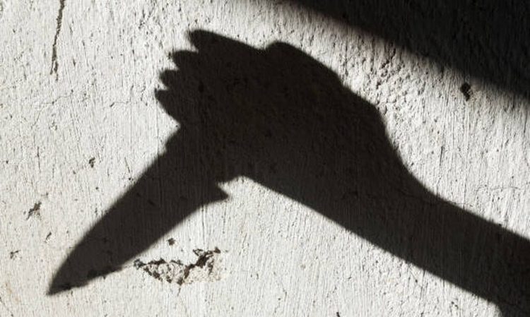 Κρήτη: Την απειλούσε με μαχαίρι για να μην δώσει φαγητό στους γονείς της – «Θα μετρήσω τα γεμιστά»
