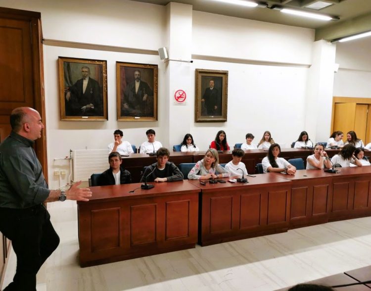 Μαθητές/τριες του Γυμνασίου του Κολλεγίου Αθηνών στον Δήμαρχο Τρικκαίων για τον Daniel και τα παρεπόμενά του