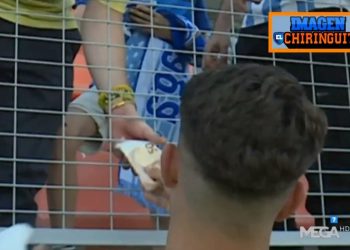 Σάλος με παίκτη της Μάλαγα – Πήρε 50 ευρώ από φίλαθλο για να του δώσει τη φανέλα του (vid)
