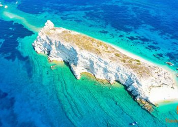 Ασπρονήσια: Οι εξωτικές νησίδες του Ανατολικού Αιγαίου που θα σας μαγέψουν