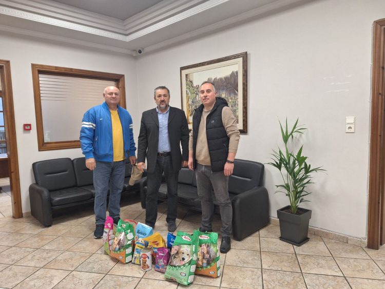 Τροφές για τα αδέσποτα ζώα του Δήμου Μετεώρων συγκέντρωσαν μαθητές του Δημοτικού Σχολείου Μεγάρχης