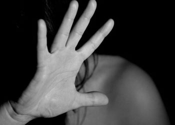 Αγρίνιο: Χτύπησε την κόρη του και της έσπασε δύο δάχτυλα