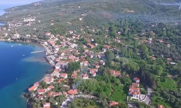 Πάσχα στο Λεωνίδιο: Το έθιμο με τα φαναράκια και η τσακώνικη φιλοξενία