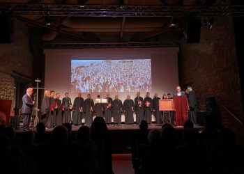 Κατανυκτική απόδοση των ύμνων της Μ. Εβδομάδας σε εκδήλωση στα Τρίκαλα