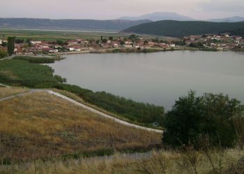 Ζάζαρη: Η άγνωστη λίμνη – καθρέφτης στη Φλώρινα