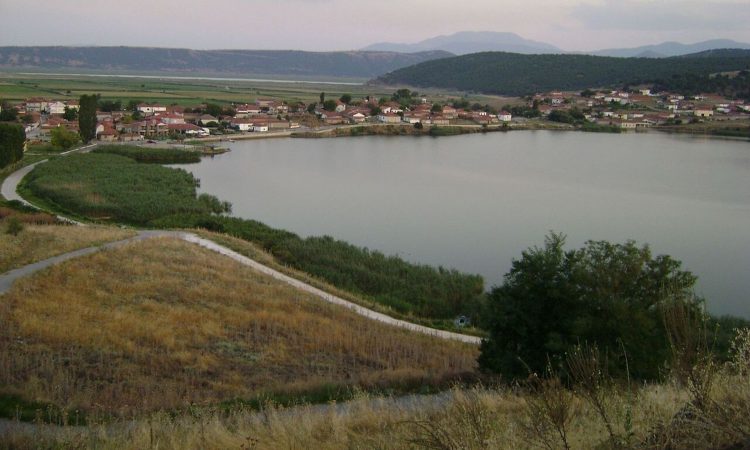 Ζάζαρη: Η άγνωστη λίμνη – καθρέφτης στη Φλώρινα
