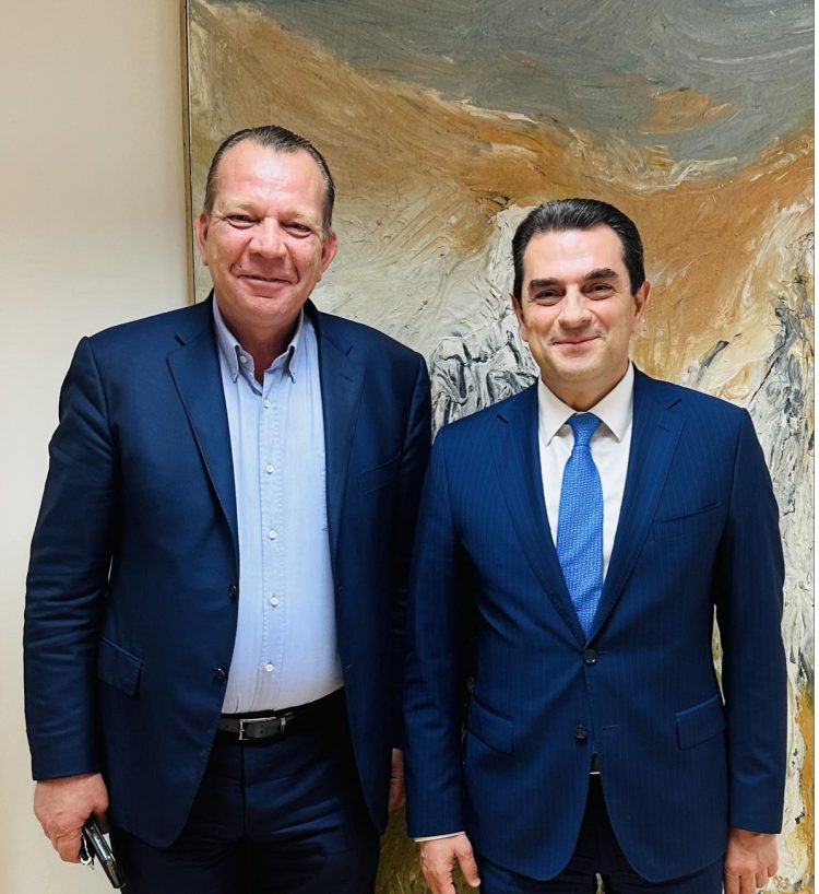 Συνάντηση του Γενικού Γραμματέα Ένωσης Λειτουργών Μιχάλη Παναγιώτου με τον Υπουργό Ανάπτυξης Κων. Σκρέκα