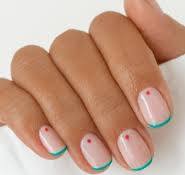 Nail trends! Γαλλικό manicure με χρώμα και άλλα 3 σχέδια που θα κυριαρχήσουν τους επόμενους μήνες