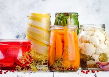 Τι προσφέρουν στην υγεία οι τροφές που έχουν υποστεί ζύμωση