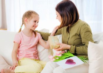 Όταν ο νονός δεν εμφανίζεται το Πάσχα – Τι λέμε στο παιδί;