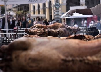 Καιρός: Aνάσταση… με ομπρέλες: Με τι καιρό θα ψήσουμε τον οβελία το Πάσχα