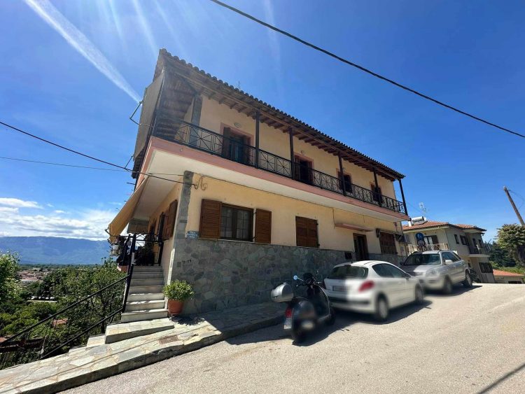 ΤΡΙΚΑΛΑ | ΠΩΛΕΙΤΑΙ οροφοδιαμέρισμα 1ου ορόφου συνολικής επιφάνειας 130τ.μ. με απίστευτη θέα