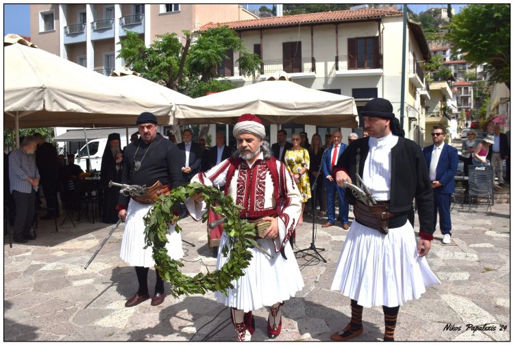 Οι «Φουστανελοφόροι Τρικάλων» στην 195η Επέτειο Απελευθέρωσης της Ναυπάκτου