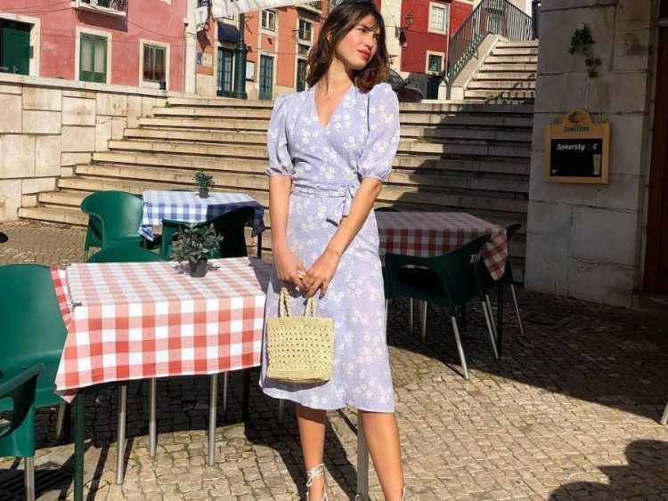 Οδηγός αγοράς: Το θρυλικό wrap dress κλείναι 50 χρόνια και έχουμε τα 10 καλύτερα σχέδια της σεζόν