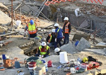 Ώρες αγωνίας στη Νότια Αφρική: Δεκάδες αγνοούμενοι σε κτήριο που κατέρρευσε – Μάχη με τον χρόνο