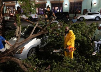 Xιούστον: Τουλάχιστον τέσσερις νεκροί από σαρωτικές καταιγίδες – Χωρίς ρεύμα ενα εκατομμύριο πολίτες