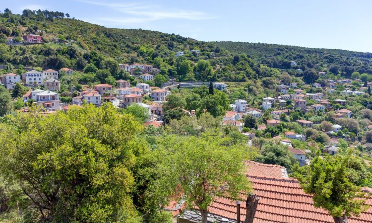 Το χωριό της Μαγνησίας με την πλατεία της αγάπης
