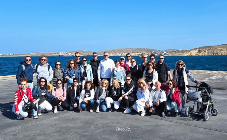 Ο χορός συνένωσε και πάλι τους αδελφοποιημένους Δήμους Τρικκαίων και Αντιπάρου