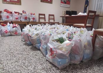 Δέματα αγάπης από τον Ερυθρό Σταυρό Τρικάλων