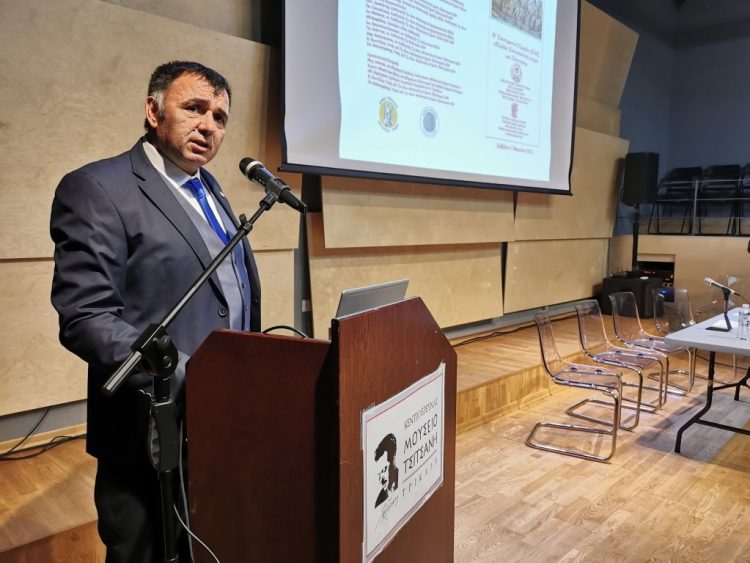 Η παράδοση των κόκκινων αυγών