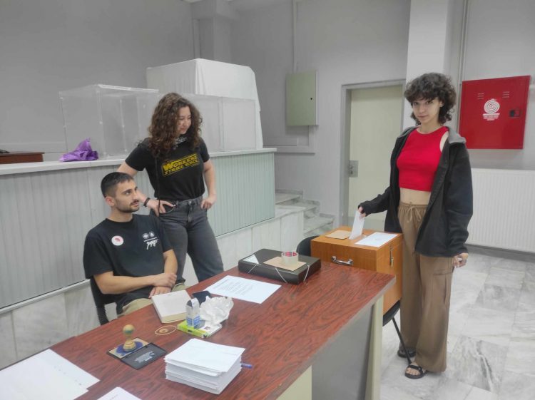 Στις κάλπες προσέρχονται από το πρωί της Τετάρτης οι φοιτητές του ΤΕΦΑΑ
