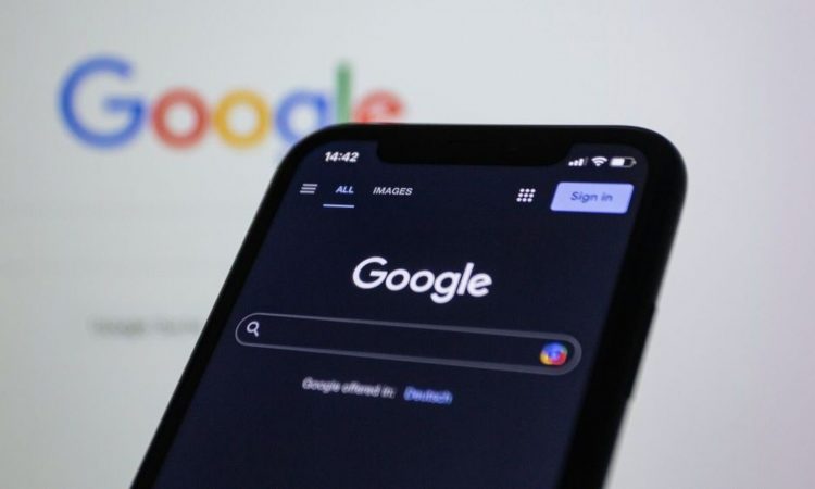 Η λέξη που δεν πρέπει να αναζητήσετε ποτέ στην Google – Την έψαξε γυναίκα και έχασε 305.000 ευρώ