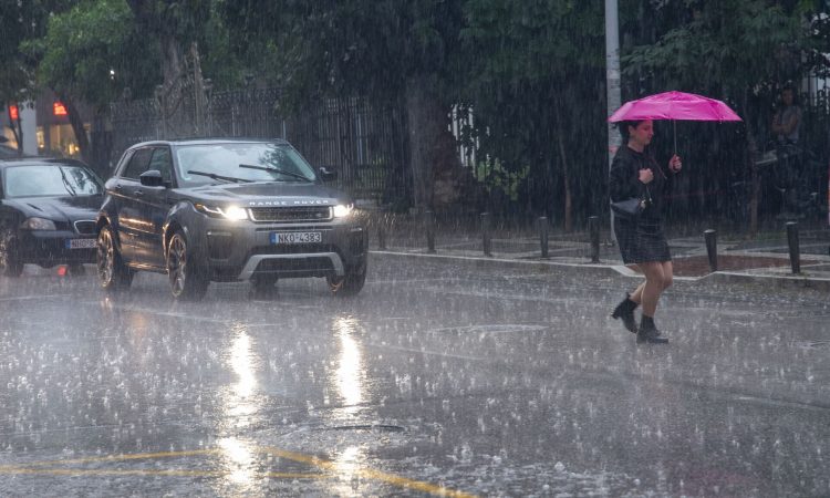 Καιρός: Σε ποιες περιοχές αναμένονται βροχές και καταιγίδες τις επόμενες ώρες