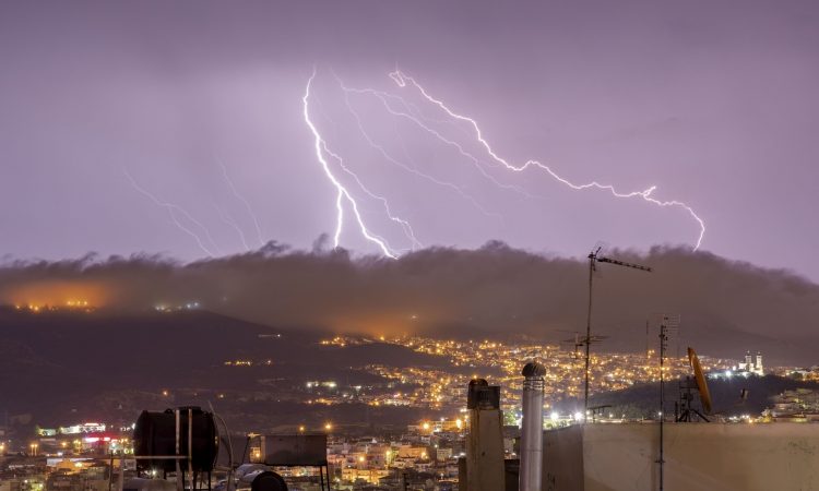 Καιρός: Τι είναι η «Ψυχρή Λίμνη» – Πώς δημιουργείται και σε ποιες περιοχές εμφανίζεται