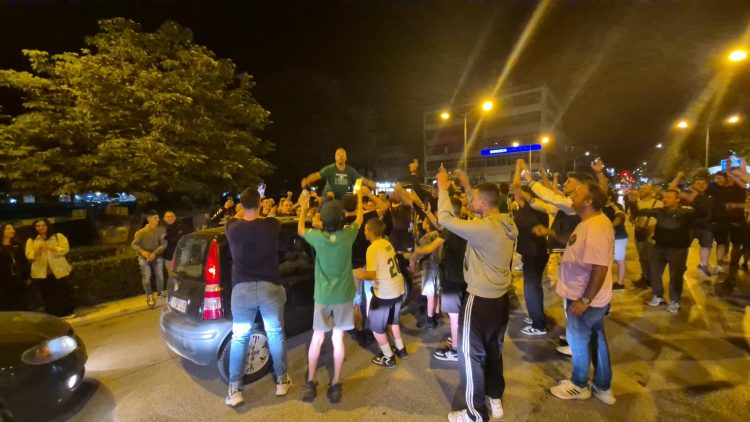 Πράσινος θρίαμβος | Επικοί πανηγυρισμοί των φιλάθλων στα Τρίκαλα