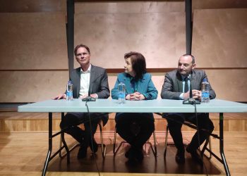 Στα Τρίκαλα και στην Φαρκαδόνα περιόδευσε ο Νίκος Παπανδρέου