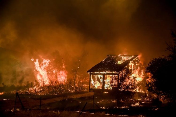 Σοκ σε χωριό της Λάρισας: Άνδρας κάηκε μαζί με το σπίτι του