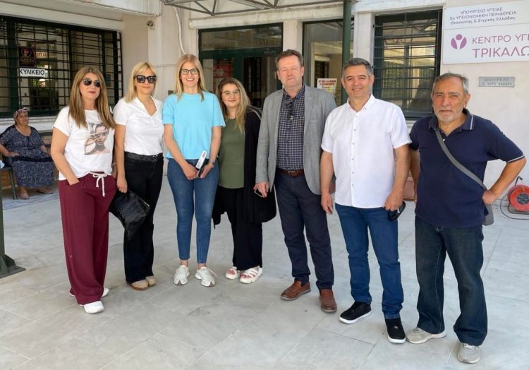 Στα Τρίκαλα περιόδευσαν οι υποψήφιοι βουλευτές του ΣΥΡΙΖΑ Δώρα Αυγέρη και Μάριος Αθανασίου