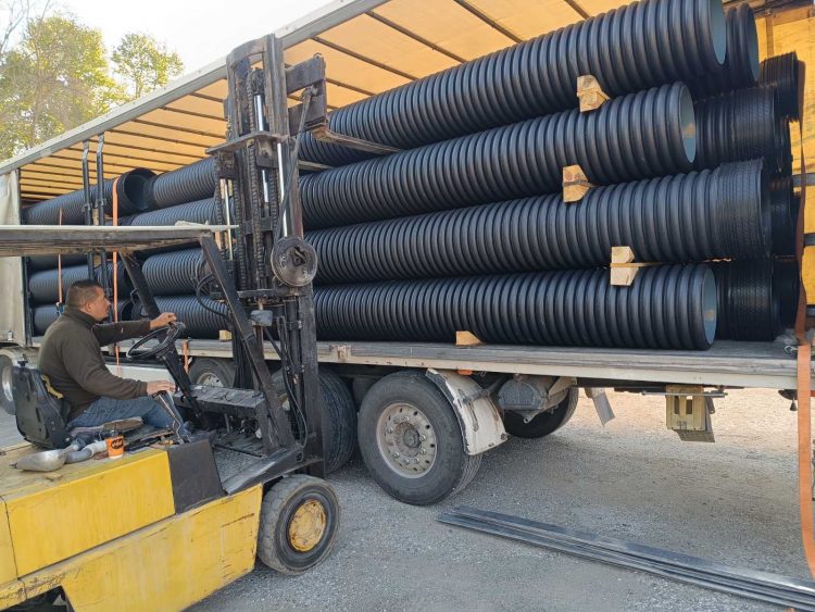 Τον αγωγό άρδευσης συνολικού μήκους 300 μ. αποκαθιστά ο Δήμος Μετεώρων στην γέφυρα Παραλλαγής