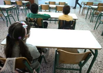 Ανατροπές στην εκπαίδευση: Όλο το σχολείο στον υπολογιστή – Τι ανακοινώνει αύριο ο Πρωθυπουργός