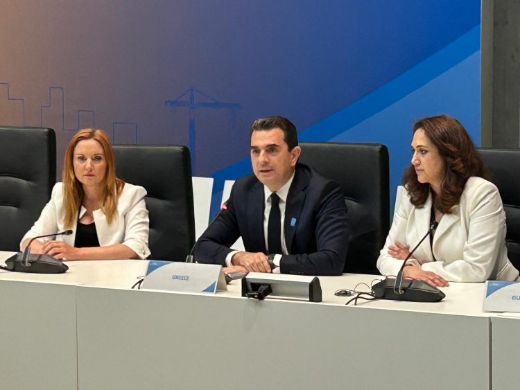 Στη «Διάσκεψη για την Ανάκαμψη της Ουκρανίας» στο Βερολίνο ο Υπουργός Ανάπτυξης Κώστας Σκρέκας
