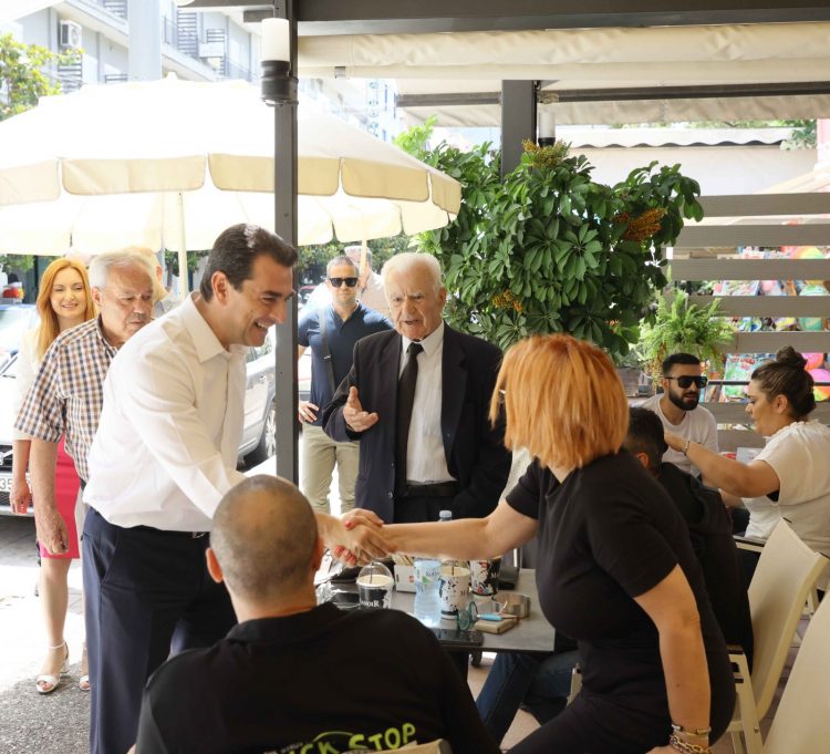 Σε Άρτα και Ηγουμενίτσα ο Κώστας Σκρέκας για τις Ευρωεκλογές – Συνομίλησε με πολίτες, συναντήθηκε με φορείς και επαγγελματίες
