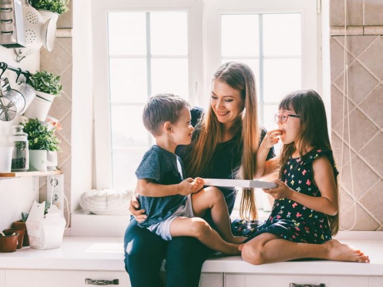Τι είναι το «toddler dinner» και γιατί αξίζει να το δοκιμάσετε