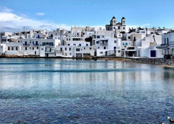 Express για Πάρο: Η πεμπτουσία της ελληνικής νησιωτικής εμπειρίας