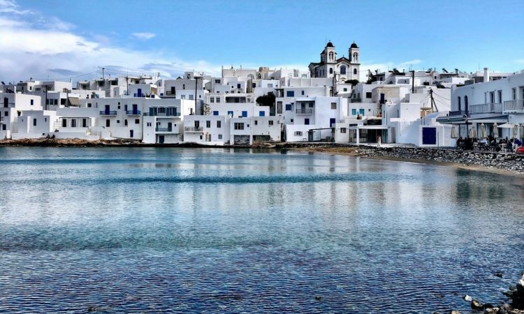 Express για Πάρο: Η πεμπτουσία της ελληνικής νησιωτικής εμπειρίας