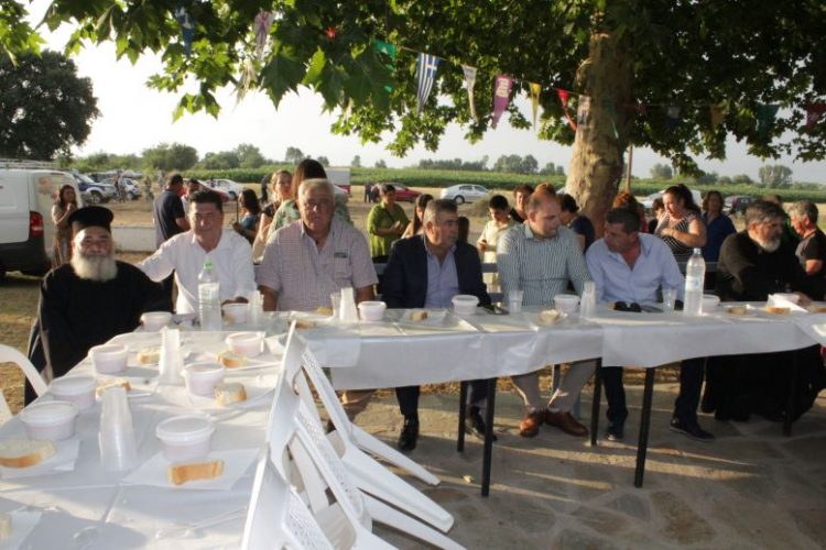 Εορταστικές εκδηλώσεις στο Εκκλησάκι της Αγίας Τριάδας Γόμφων