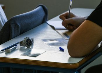 Πανελλήνιες 2024: Αυτές είναι οι απαντήσεις στη Χημεία