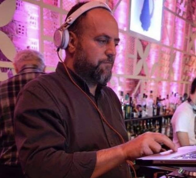 Θλίψη στα Τρίκαλα για το θάνατο του γνωστού DJ Βασίλη Παπακωνσταντίνου