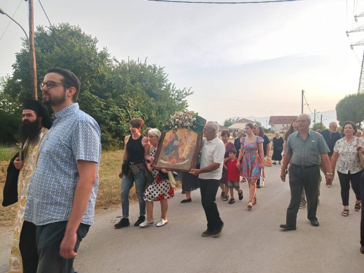 Εκδηλώσεις στη συνοικία της Αγίας Τριάδας για τη γιορτή του Αγίου Πνεύματος
