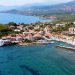 Τέσσερα παραθαλάσσια «διαμάντια» στην Πελοπόννησο για διακοπές δίπλα στο κύμα