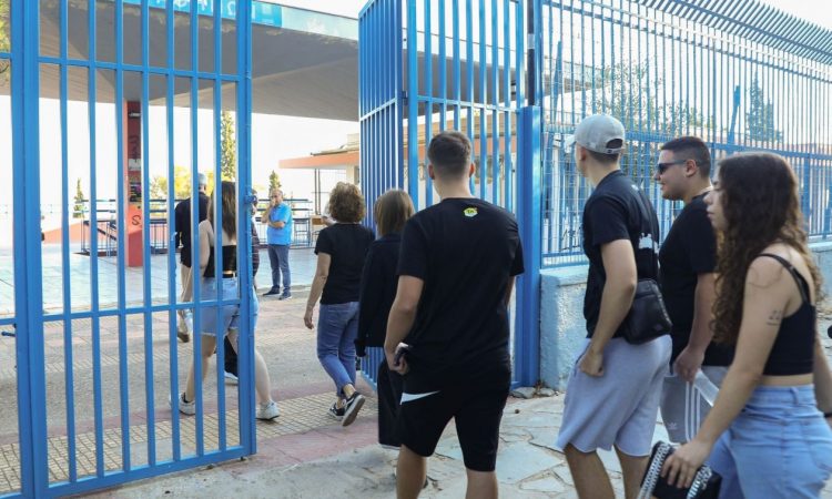 Πανελλήνιες: Οι πρώτες προβλέψεις για τις βάσεις – Πώς θα κινηθούν ανά επιστημονικό πεδίο