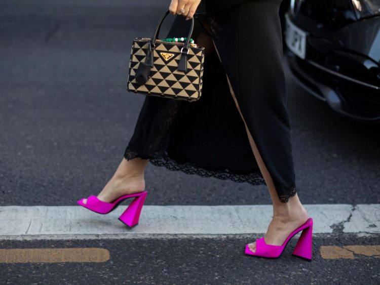 Summer trends: Οι 5 καλοκαιρινές τσάντες που ξεχωρίζουμε