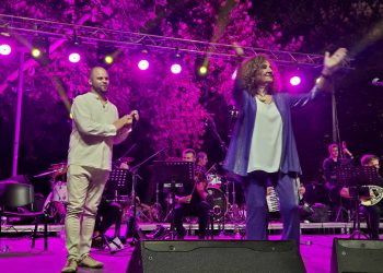 Μάγεψε το κοινό η Γλυκερία σε μια μοναδική συναυλία στα Τρίκαλα