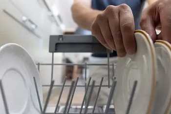 Το hack για το πλύσιμο πιάτων στο πλυντήριο που πρέπει να αποφεύγετε